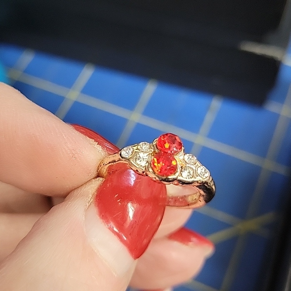 Ruby Faux Band Gold Tone Size 6 Love Valentines